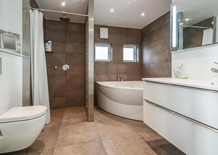 Сasa de vacaciones Three-bedroom In *